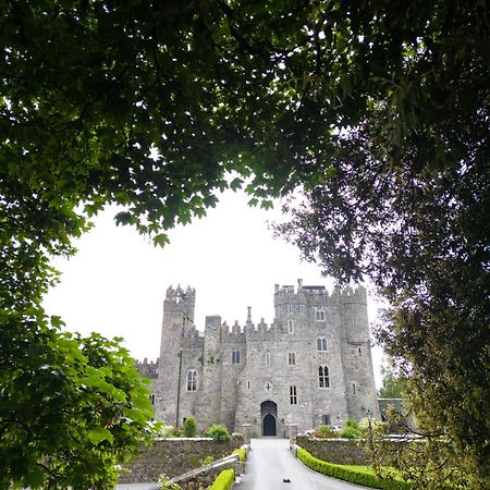Kilkea Castle Hotel Екстериор снимка