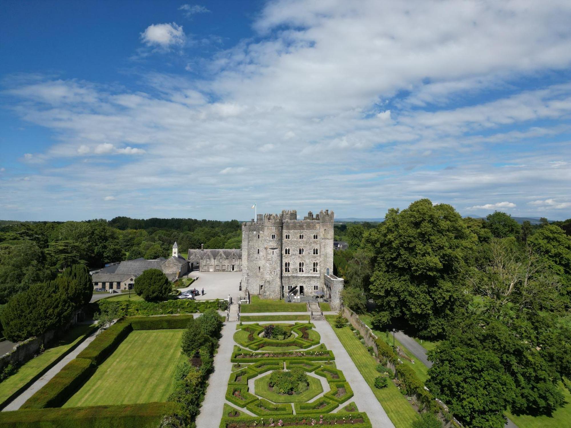Kilkea Castle Hotel Екстериор снимка